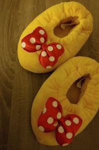 Disneyland Minnie Mouse house slippers